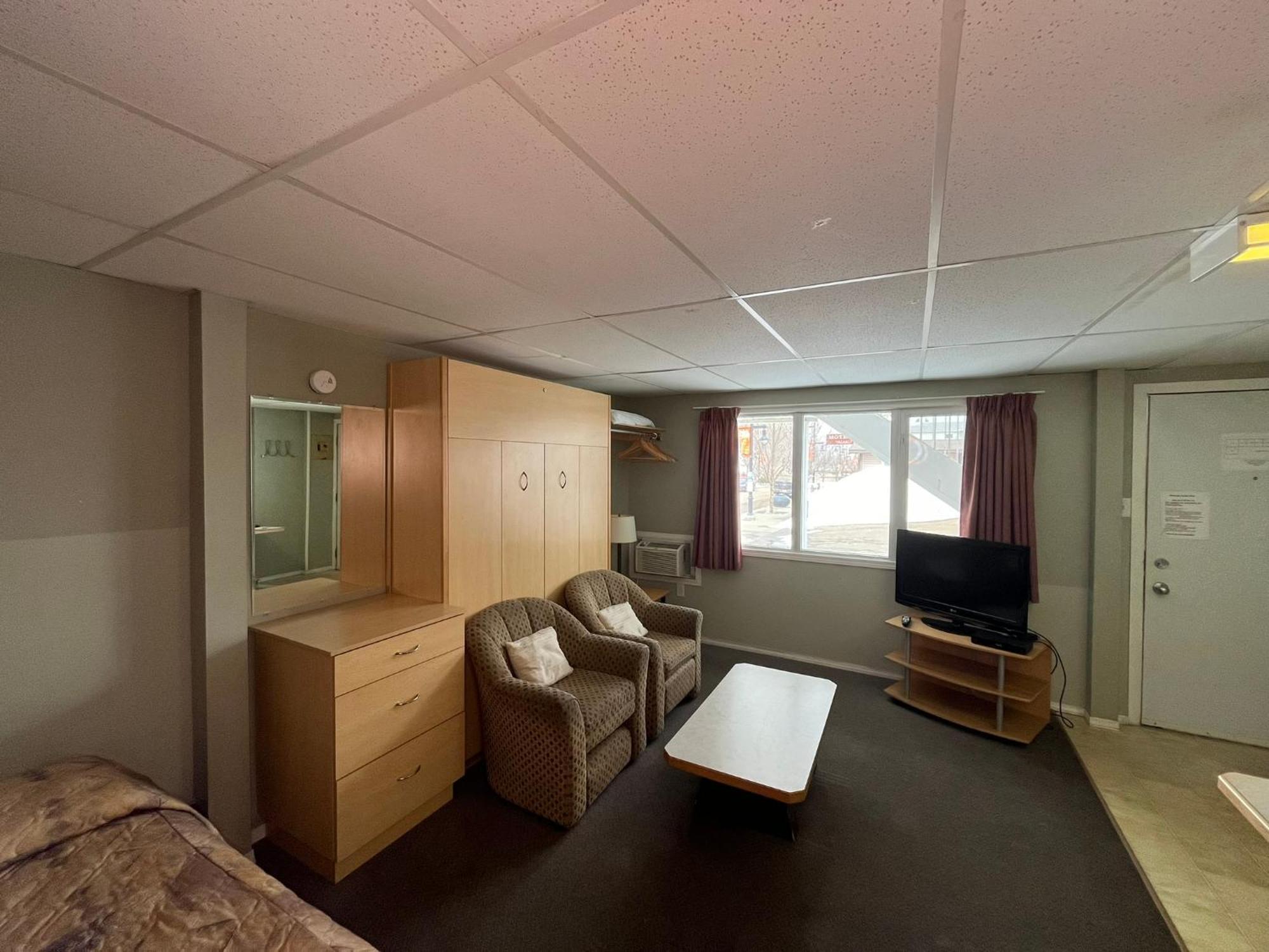 Raccoon Lodge Motel Sylvan Lake Room photo